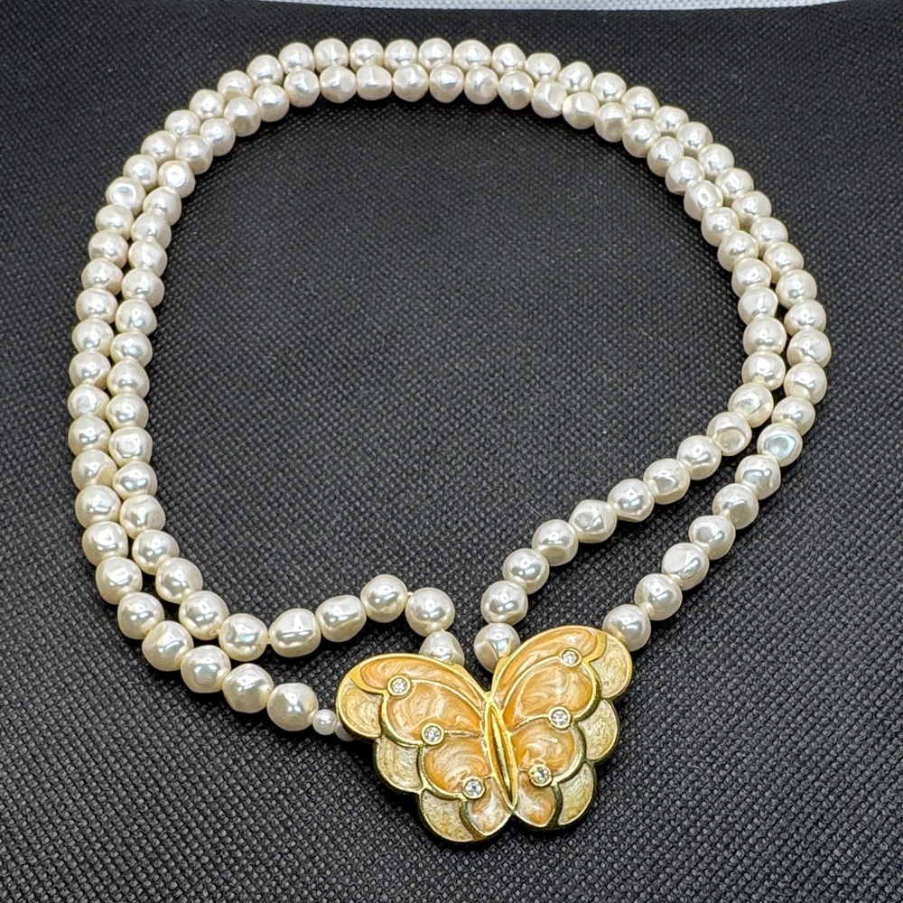 Vintage KJL for Avon faux pearl necklace with enamel crystal butterfly pendant. - Picture 2 of 5